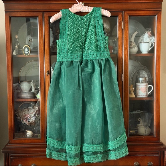 Trish Scully Green Lace girls dress - Picture 2 of 10